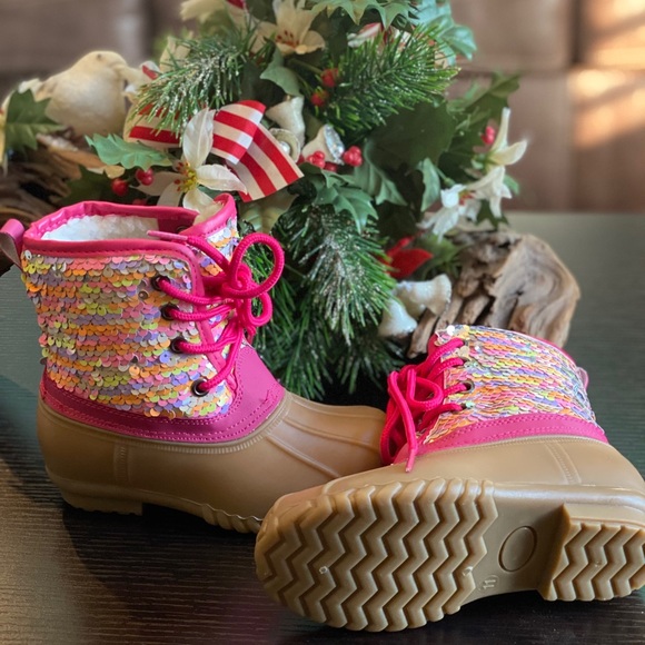 NEW**KIDS SEQUIN LACE UP DUCK BOOTS - Picture 2 of 4